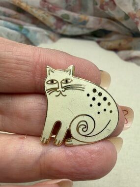Laurel Burch Cream and Gold Cat Enamel Brooch